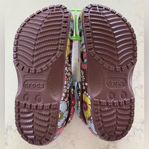 Classic Retro Floral Crocs / Size 6 - Picture 6 of 6
